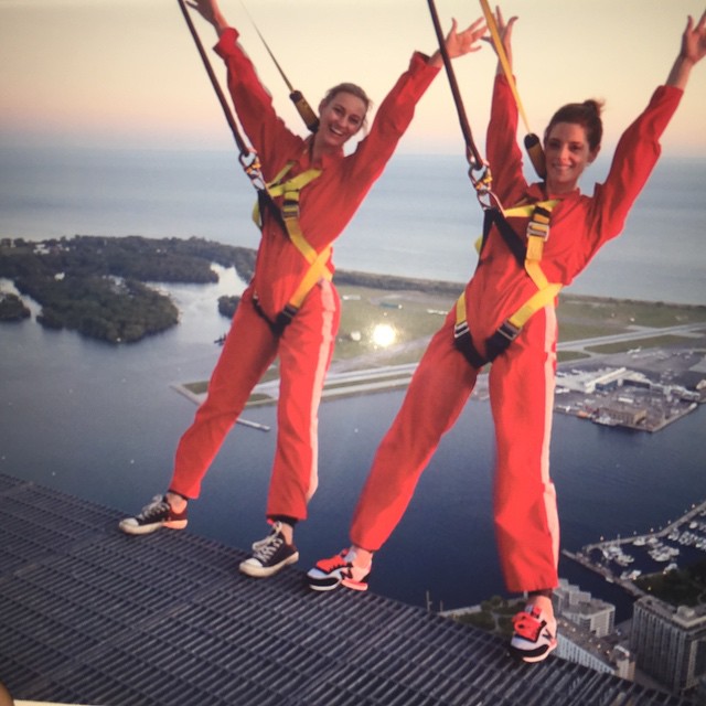 22 juni 2015; Practicing The Lean Back. #NailedIt #EdgeWalk #CNTower #toronto @ashleygreene
