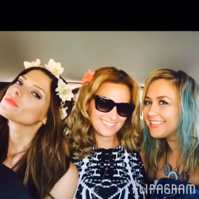 21 februari 2016; Happiest of Birthdays to one of my all-time favorite human beings. You are such a kind and generous person and a great, great friend. Thank you for everything and I wish you all the happiness and success in the world. @ashleygreene love you #family
