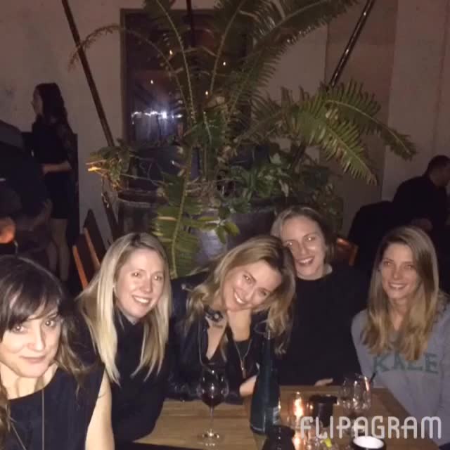 21 februari 2016; Happiest of Birthdays to one of my all-time favorite human beings. You are such a kind and generous person and a great, great friend. Thank you for everything and I wish you all the happiness and success in the world. @ashleygreene love you #family
