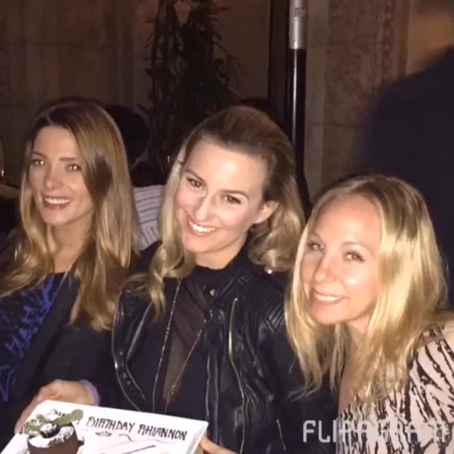 21 februari 2016; Happiest of Birthdays to one of my all-time favorite human beings. You are such a kind and generous person and a great, great friend. Thank you for everything and I wish you all the happiness and success in the world. @ashleygreene love you #family
