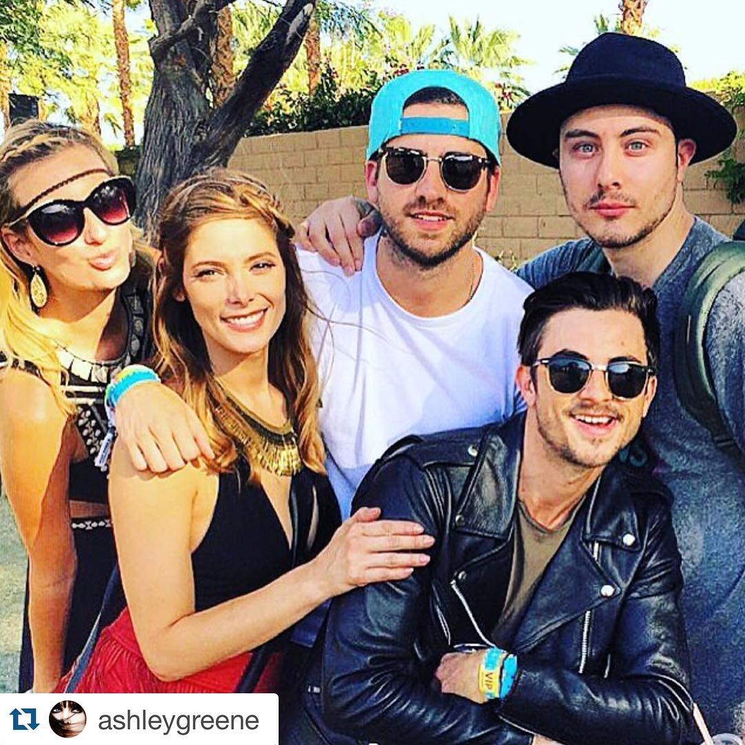18 april 2016; #Repost @ashleygreene with @repostapp.
・・・
@coachella #love #family #coachella
