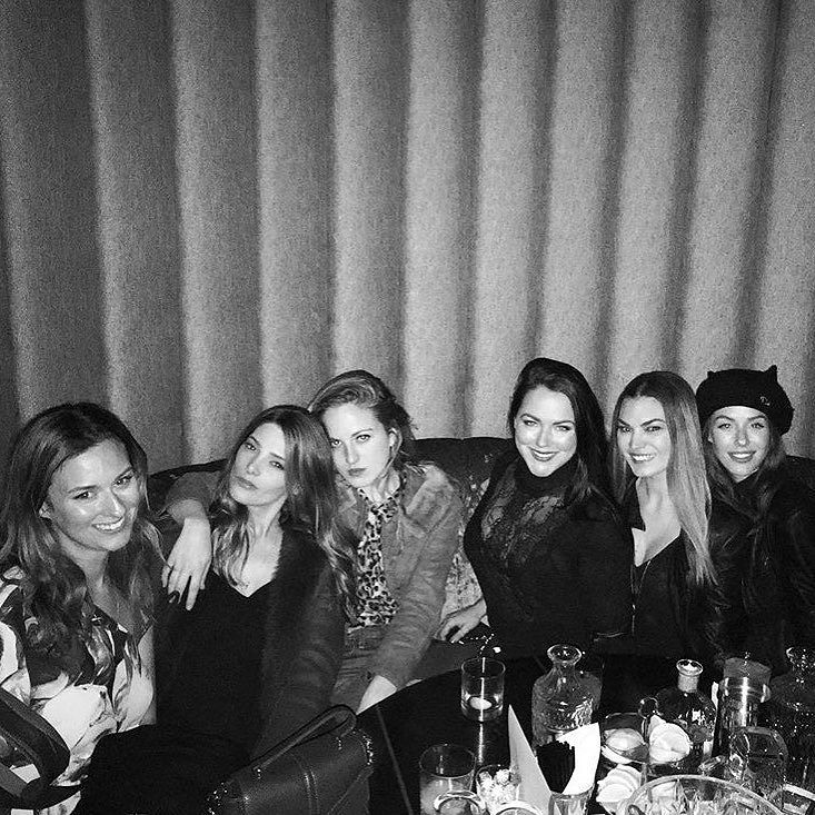 22 februari 2017: Happy 3-0 to one of the most lovely people ever @ashleygreene You are such a genuinely amazing human being. I am grateful for the friendship we have and all of the memories here, the ones just for us (which are probably some of these), and those we will make in the future... especially this weekend. I absolutely love you Boo Boo! Your best is yet to come. ❤️, your Rhiyoncé
