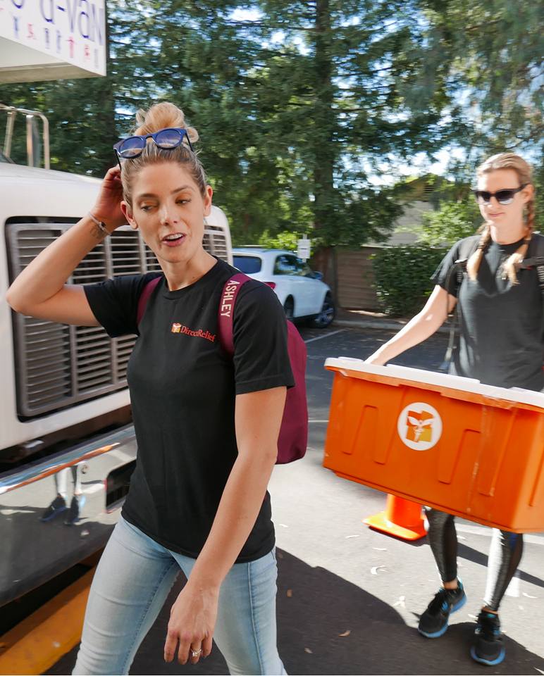 oktober 2017: We have arrived on the ground in Northern California to donate money, supplies, and ourselves in support of the #CaliforniaFireFund for @directrelief Thank you to our partner @jetsuitex for helping us and the supplies get there. @ashleygreene @ericamadio @simplyjen22
katytiz💙
