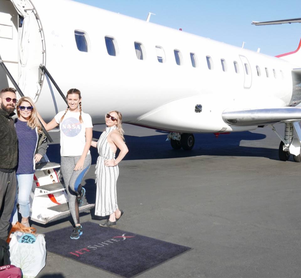 oktober 2017: We have arrived on the ground in Northern California to donate money, supplies, and ourselves in support of the #CaliforniaFireFund for @directrelief Thank you to our partner @jetsuitex for helping us and the supplies get there. @ashleygreene @ericamadio @simplyjen22
katytiz💙
Trefwoorden: oktober 2017: We have arrived on the ground in Northern California to donate money, supplies, and ourselves in support of the #CaliforniaFireFund for @directrelief Thank you to our partner @jetsuitex for helping us and the supplies get there. @ashleygreen
