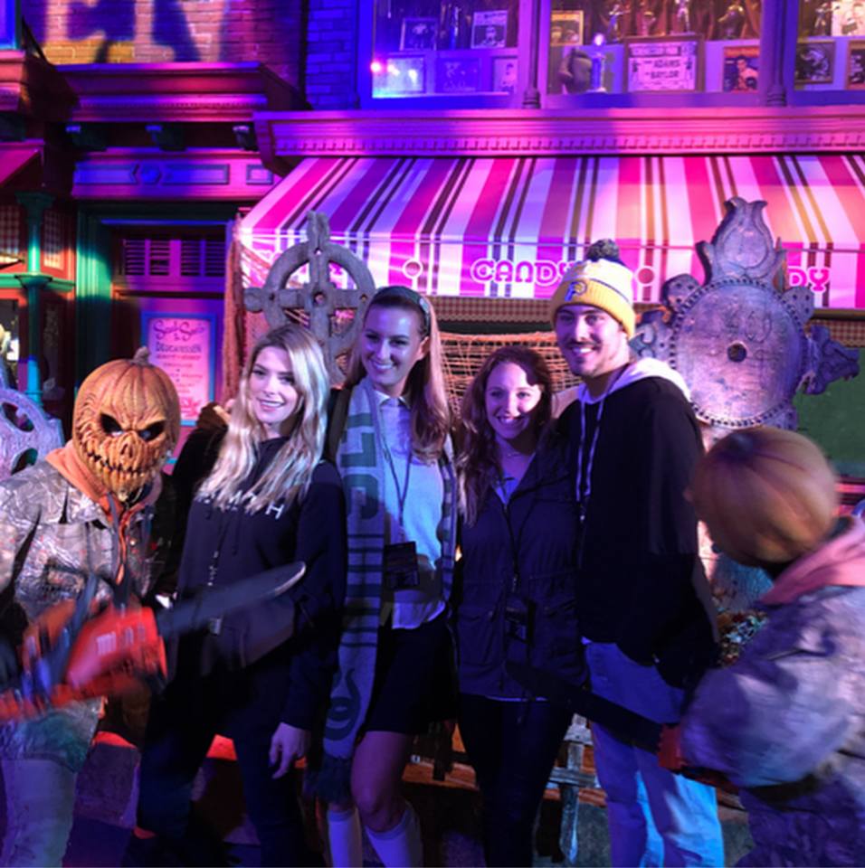 oktober 2017: I don’t need Halloween to dress up in #HarryPotter gear, but I did it anyways. #slytherin #UniversalHHN #halloweenhorrornights

