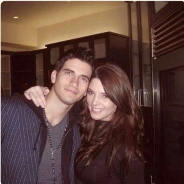 21 februari 2014; Happy Birthday to the amazingly Awesome @ashleygreene!! A True friend running on 9 years now. You haven't aged a day since this pic. Love ya Ash
21 februari 2014; Happy Birthday to the amazingly Awesome @ashleygreene!! A True friend running on 9 years now. You haven't aged a day since this pic. Love ya Ash