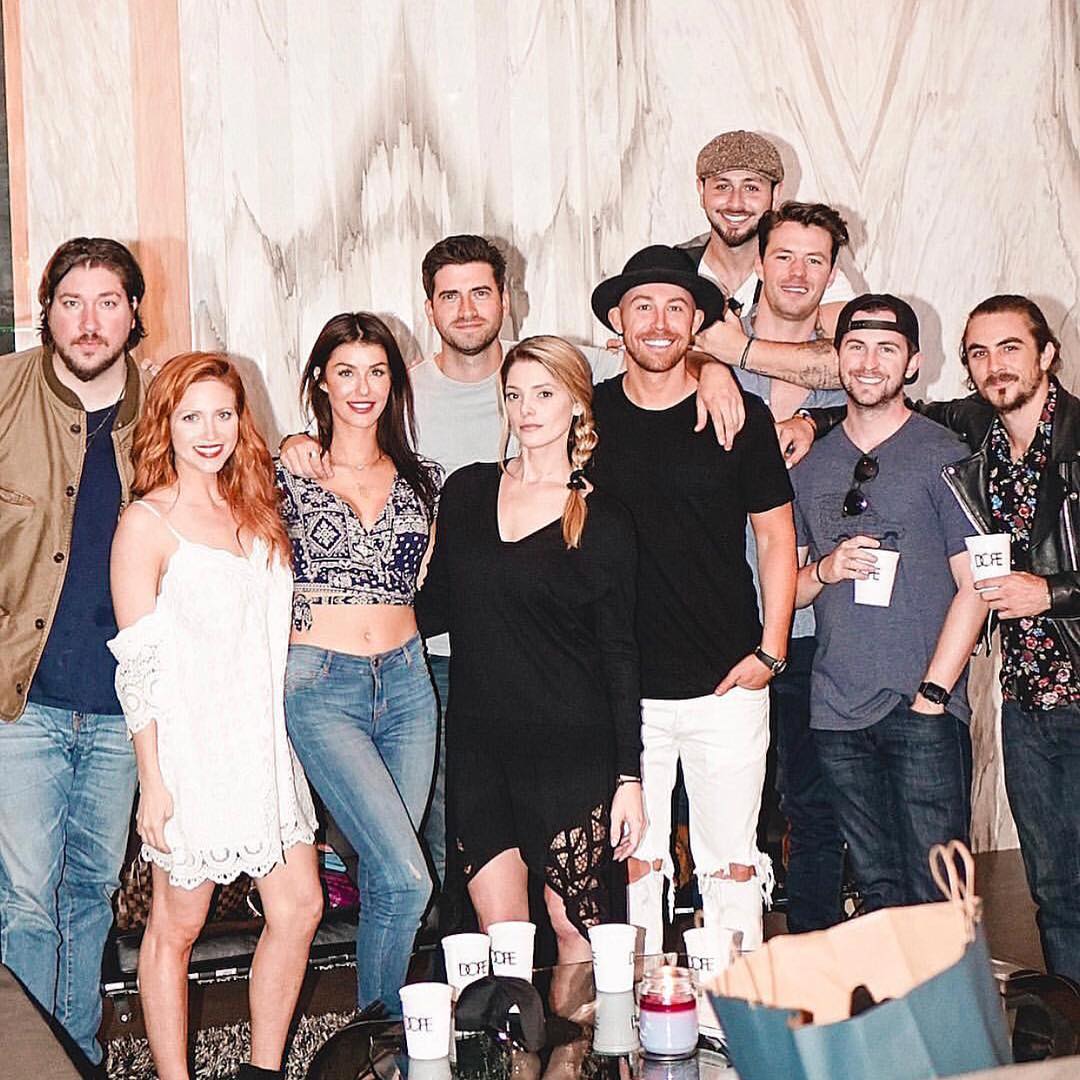 09 oktober 2017: #Dope bdqy party with the squad @robg
09 oktober 2017: #Dope bdqy party with the squad @robg