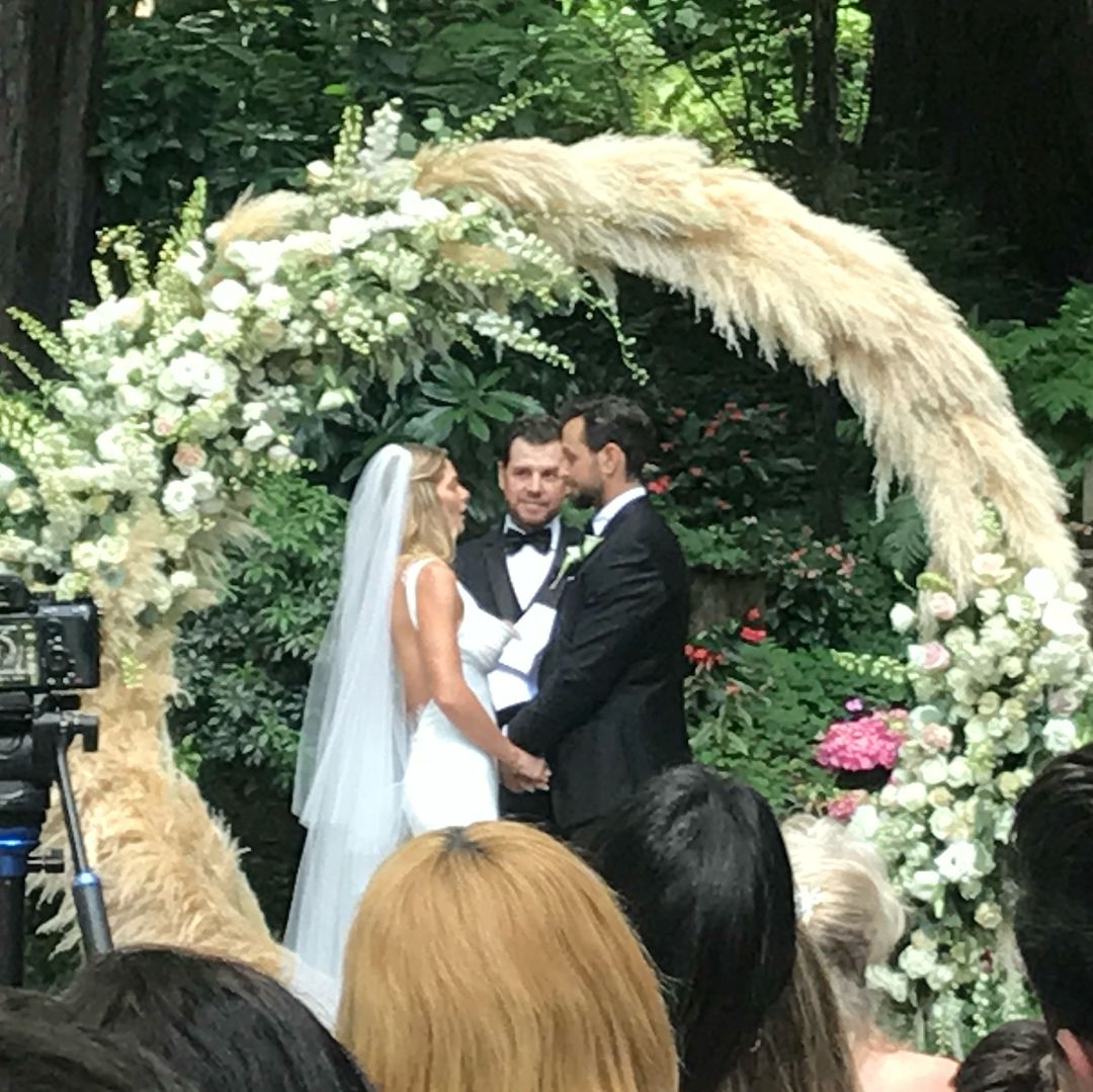 09 juli 2018: "Being deeply loved by someone gives you strength, while loving someone deeply gives you courage." Seeing two of my best friends and greatest people I've ever met get MARRIED this week was one of the greatest joys of my life. I love y'all @paulkhoury & @ashleygreene
09 juli 2018: "Being deeply loved by someone gives you strength, while loving someone deeply gives you courage." Seeing two of my best friends and greatest people I've ever met get MARRIED this week was one of the greatest joys of my life. I love y'all @paulkhoury & @ashleygreene