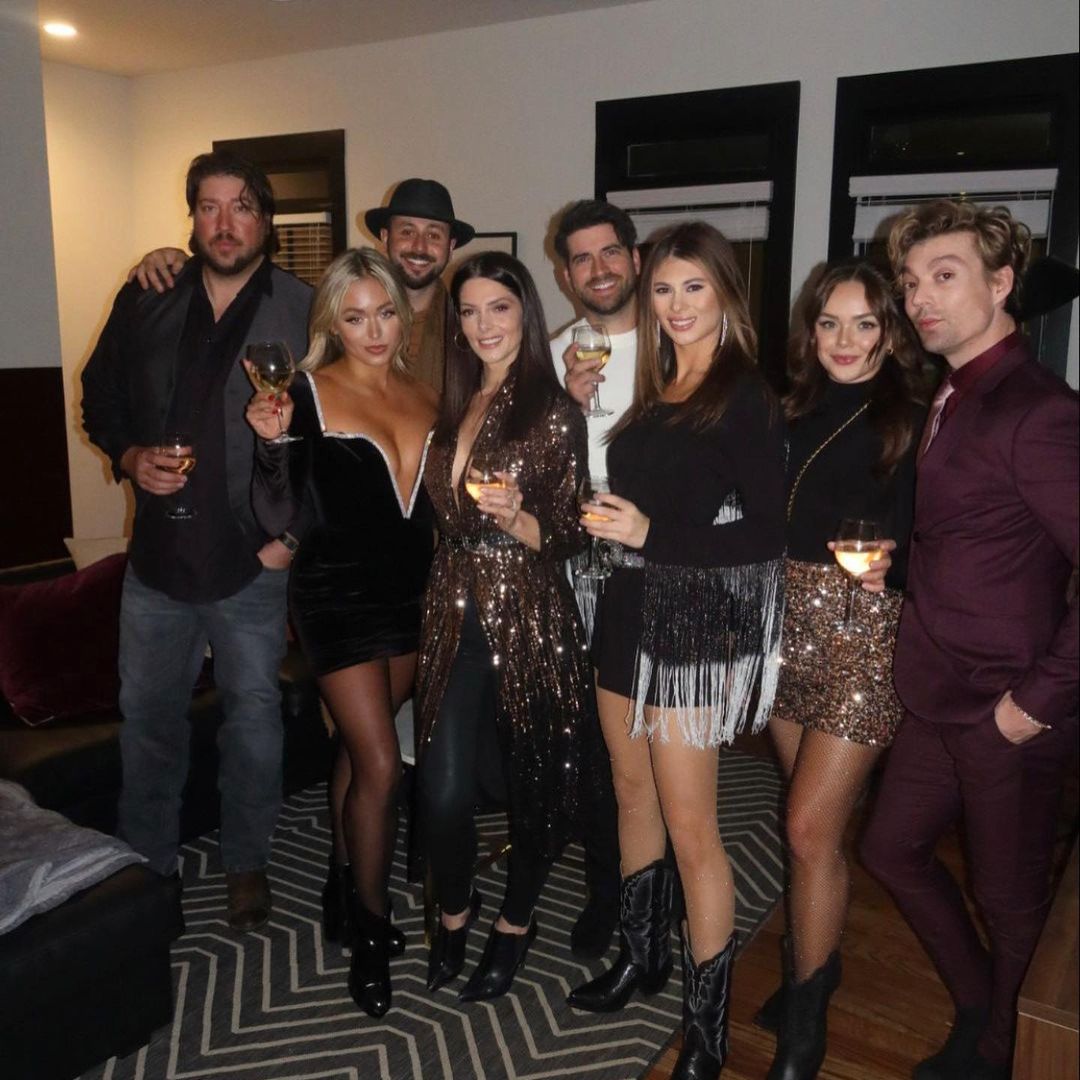 06 januari 2021: Headed out of 2020 on such a high note in Nashville thx to @avantstay. They literally provided us the perfect place to stay & share so many memories. Cheers to many more and to a phenomenal 2021 to all.
06 januari 2021: Headed out of 2020 on such a high note in Nashville thx to @avantstay. They literally provided us the perfect place to stay & share so many memories. Cheers to many more and to a phenomenal 2021 to all.