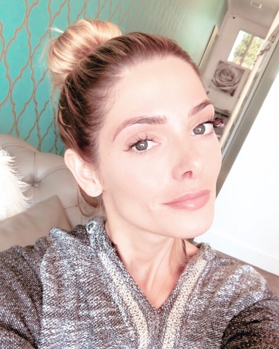 07 juli 2018: My clients @ashleygreene trust me with all their waxing needs on their most important day! #weddingday #brows #brazilianwax #ashleygreene #twilight @ashleygreene congratulations my love 😍
