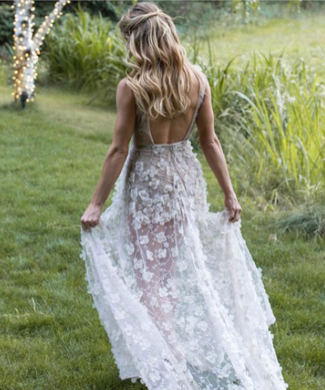 09 juli 2018: The most stunning bride @ashleygreene!😍Wedding style mermaid hair by myself and @josephchasehair.👯‍♀️❤️ #bellesirenesalon
