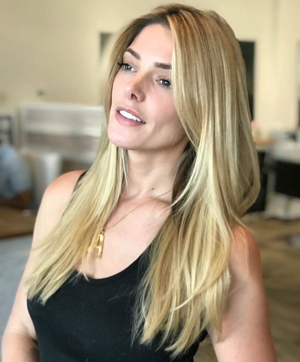 28 augustus 2018: Tag team hair collab for actress @ashleygreene by myself and @josephchase 👯‍♀️
••••••••••••••••••••••••••••••••••••••••••••••••••••••••••••• •Flashback story for any beginner stylist or stylist considering starting over in a new city.
About 10 years ago @josephchase and I met while working in West Hollywood. We both had recently relocated to LA and left behind very busy careers back home. The beginning was HARD. Our reputation back in our home towns meant nothing in LA and we were quickly
