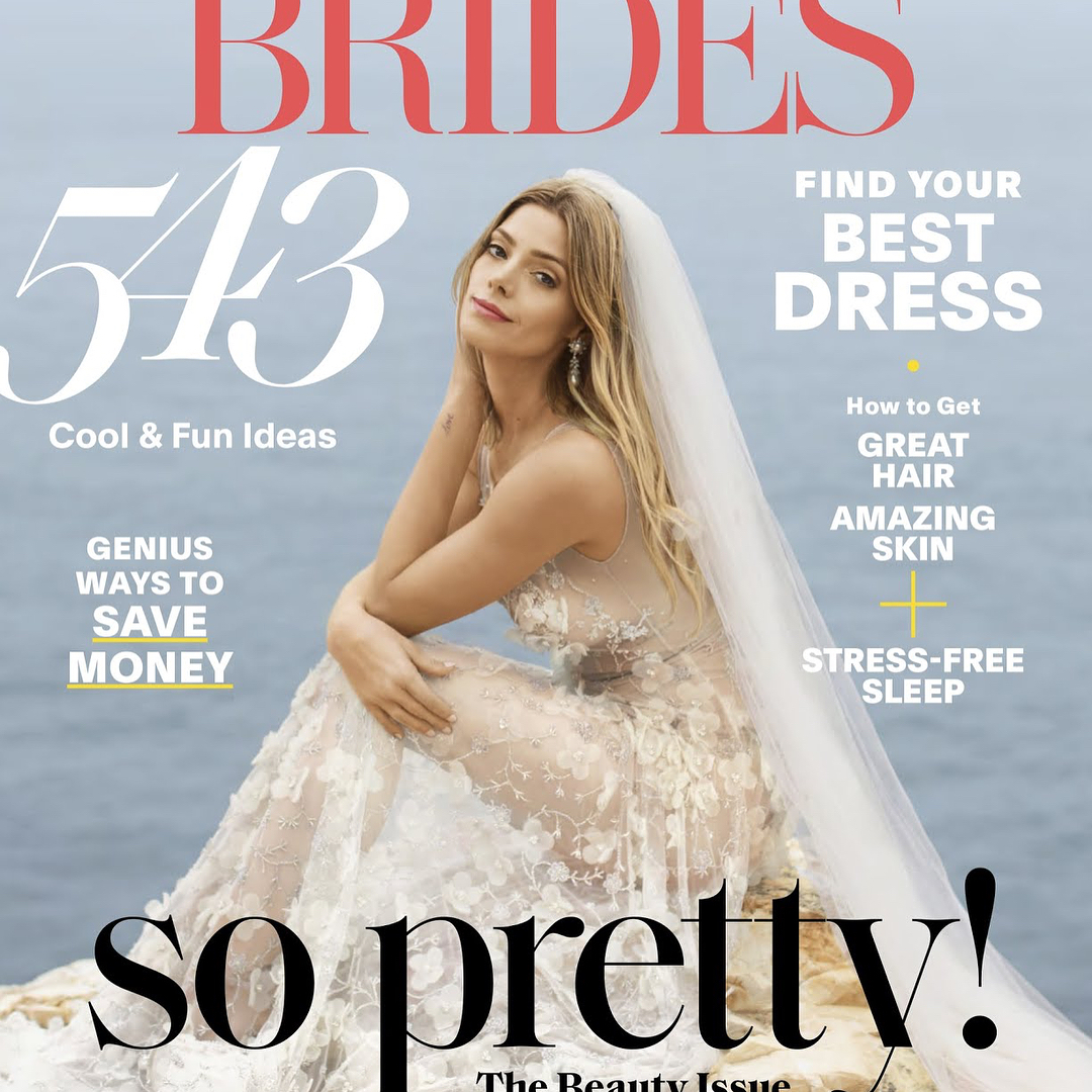 20 september 2018: Mermaids are real.🐚
@ashleygreene in the newest @brides magazine, tag team wedding style hair with me & @josephchase. So ethereal!✨
