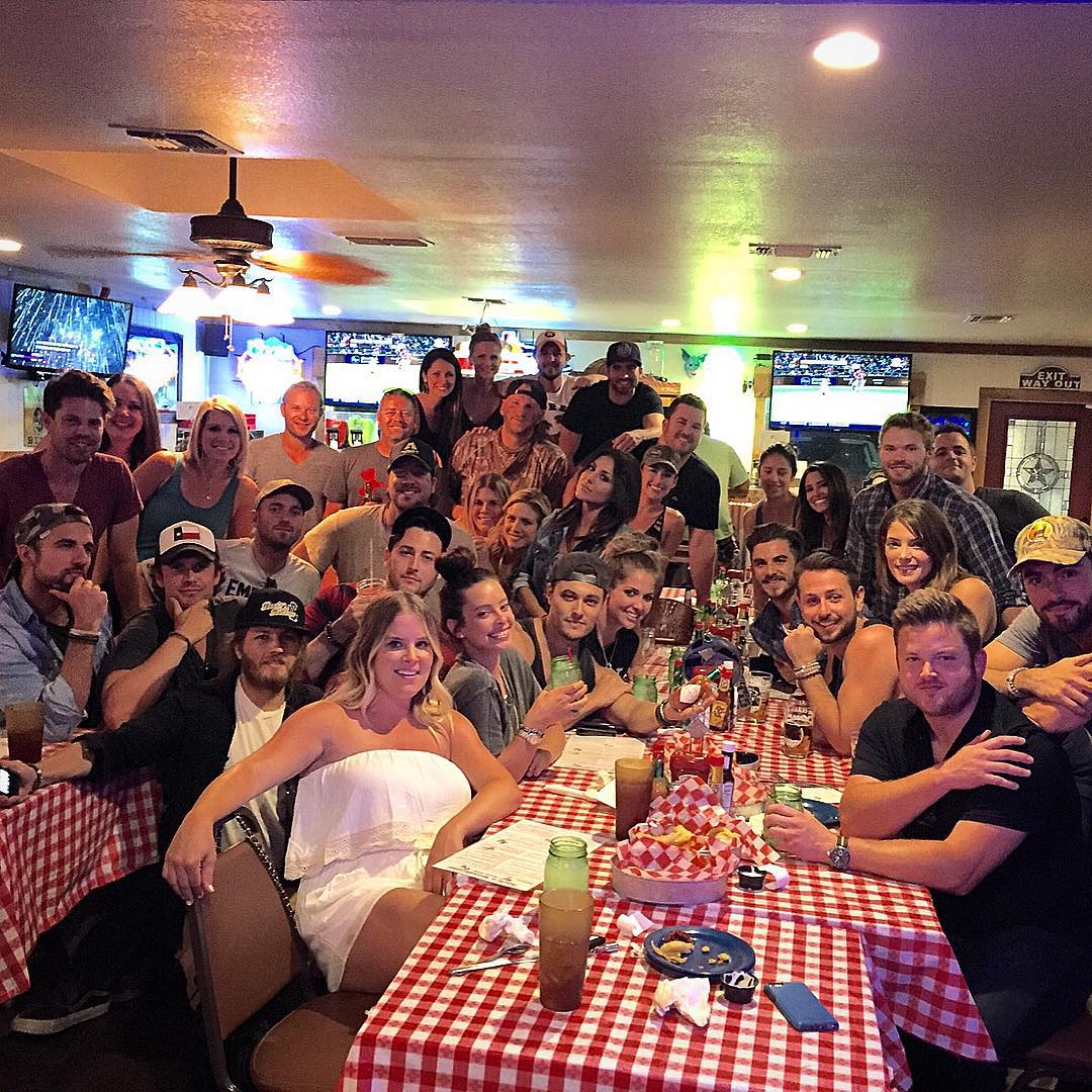 04 juli 2015; This is how you take over a restaurant. #FamilyReunion
