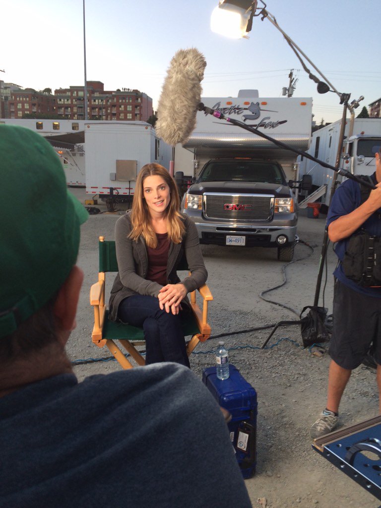 26 augustus 2016: No spoilers another great season @RogueAudience watch for interviews @MatthewParkhill @AshleyMGreene @elisasboy72
