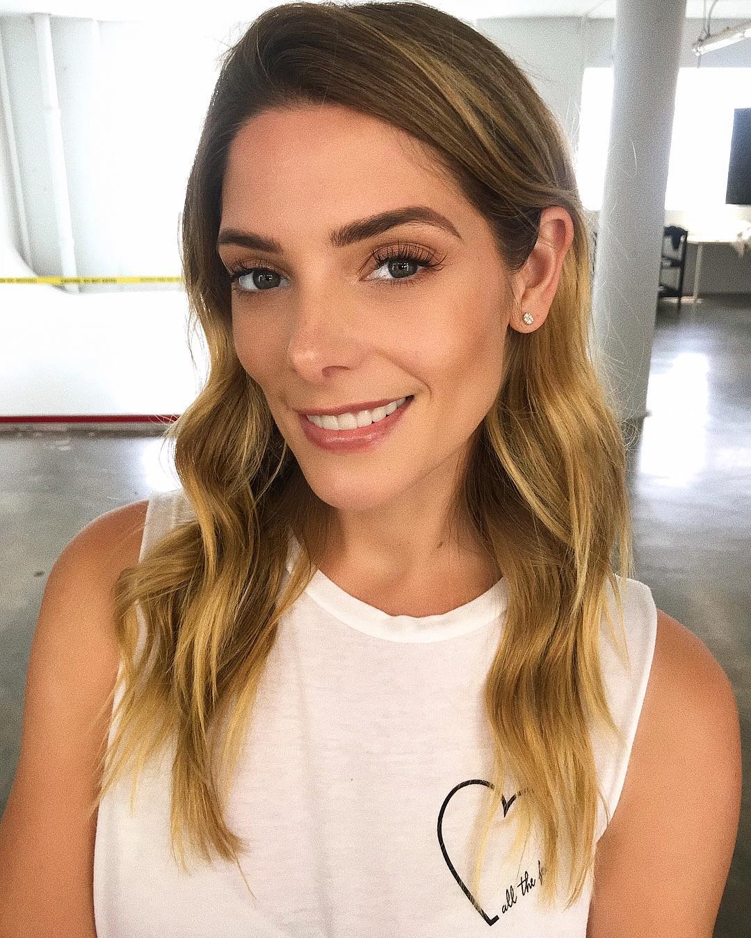 23 juni 2018: This morning BTS shooting @ashleygreene for @goodhyouman ✨✨ #makeupbytorr
 23 juni 2018: This morning BTS shooting @ashleygreene for @goodhyouman ✨✨ #makeupbytorr
