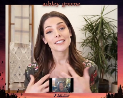 07 juli 2019: Joyce asked @ashleygreene what was her favorite characteristic of Alice in Twilight.

Ask Ashley anything in your own personal video meet and greet on July 13th! Get your spot now at Fanmio.com/Ashley

#Fanmio #AshleyGreene #AliceCullen #Twilight
