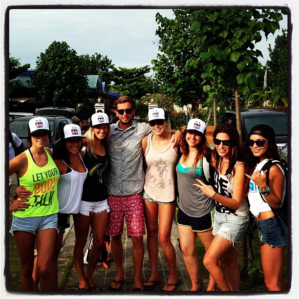 19 juni 2013; @jstifter @quesocabesakt4 @ashleygreene we're all pretty awesome.

