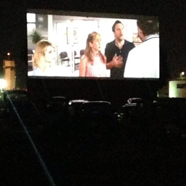 17 augustus 2013: Drive in movie night with @silverbeam @juliapolis @ashleygreene @whitlockian @elliebeltran
