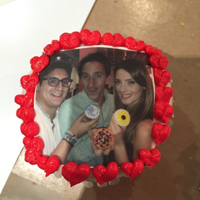 21 februari 2016: ❤️🎁🎈🎉🎂Happy Birthday @ashleygreene 🎉🎂❤️🎈🎁. I am celebrating with you from the east coast. Who's blonde now?Ha!!! #hooray #hbd #mypal #heyfriend #missyou #movetonyc #quiche @lindsaygalin @josephchase
 21 februari 2016: ❤️🎁🎈🎉🎂Happy Birthday @ashleygreene 🎉🎂❤️🎈🎁. I am celebrating with you from the east coast. Who's blonde now?Ha!!! #hooray #hbd #mypal #heyfriend #missyou #movetonyc #quiche @lindsaygalin @josephchase