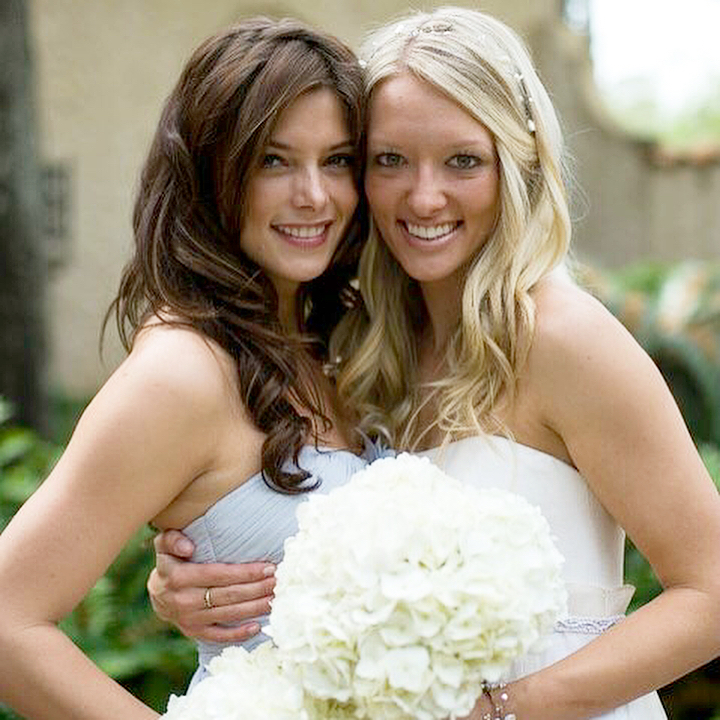 08 juli 2018: 17 years ago we met at high school cheerleading tryouts and became instant best friends.
13 years ago we went separate ways: one went to college in VA and the other went to pursue an acting career in LA.
10 years ago she lands a dream job and we celebrated long distance (and throughout the years had fun attending events & premiers together)
8 years ago she stood beside me on my wedding day
6 years ago she flew to Ft Lauderdale to celebrate my PA school graduation with me.
5 years ago she met the love of her life
3 years ago (and last year) we celebrated the birth of my babies.
And this week(end) we celebrated her union to the love of her life. 
Ash- I have loved having you in my life through all the ups and downs, the adventures, travels, monkey bites, late nights, tequila, & all of the memorable moments that I can think of. 
It was an honor to stand at your side on your wedding day (in what was probably the prettiest setting for a wedding I’ve ever seen).
We love you and Paul so much!! Now, time to recover from all the festivities. 😂
