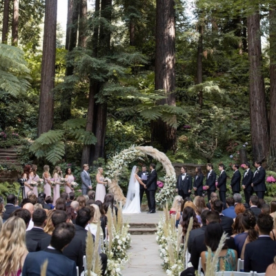 08 juli 2018: A few more pics of such a magical afternoon...in the middle of the Redwoods. Have you ever seen a more beautiful wedding?! 😍 *
*
*
*
*
*
#weddingtime #redwoodforest #losgatos #bayarea #redwoods #californiaadventure #wedding #weddings #northerncalifornia

