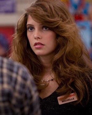 30 juni 2016; Back when Mia was just a small town girl in Texas... #tbt
#ashleygreene #roguetv #skateland #sundance
