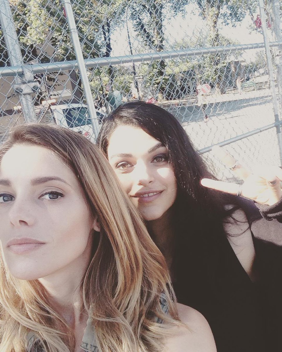 05 november 2016: These girls were like two peas in a pod on set. 🙌 #RogueTV  @eveharlow  📷 via @AshleyMGreene
