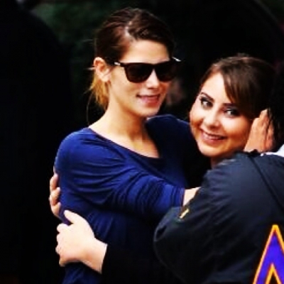 11 juni 2014: But when I'm trying to talk to my girl Ashley Greene and the paparazzi violate us.
