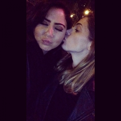 16 november 2014: Kisses from Ashley!! 😘
