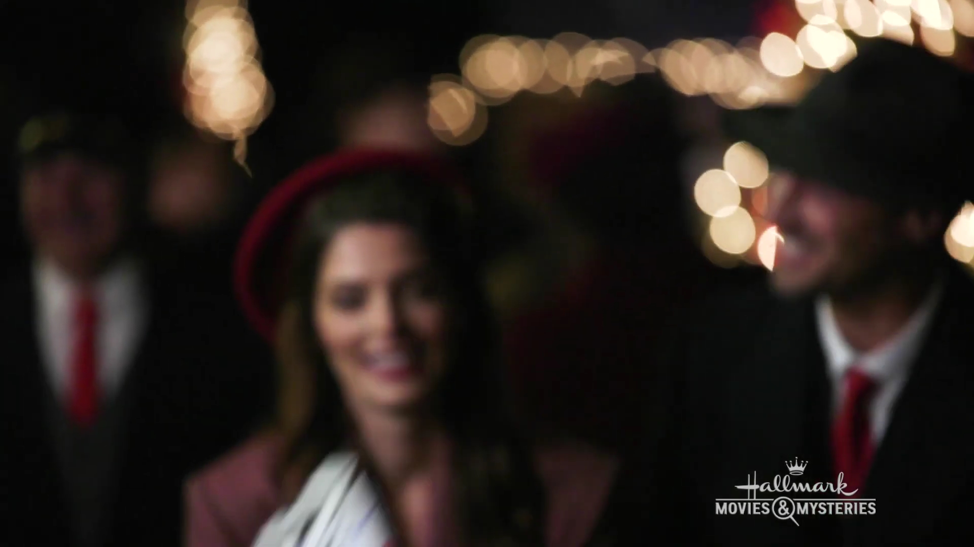 Ashley-Greene-dot-nl_OnLocation-ALittleChristmasCharm0014.jpg