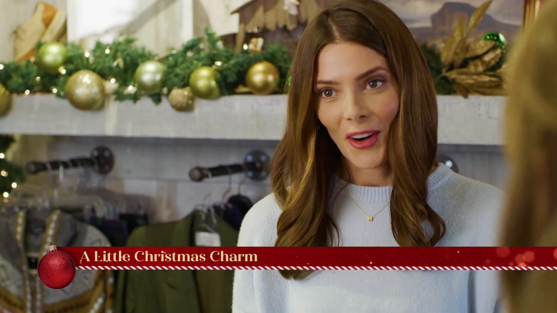 Ashley-Greene-dot-nl_OnLocation-ALittleChristmasCharm0024.jpg