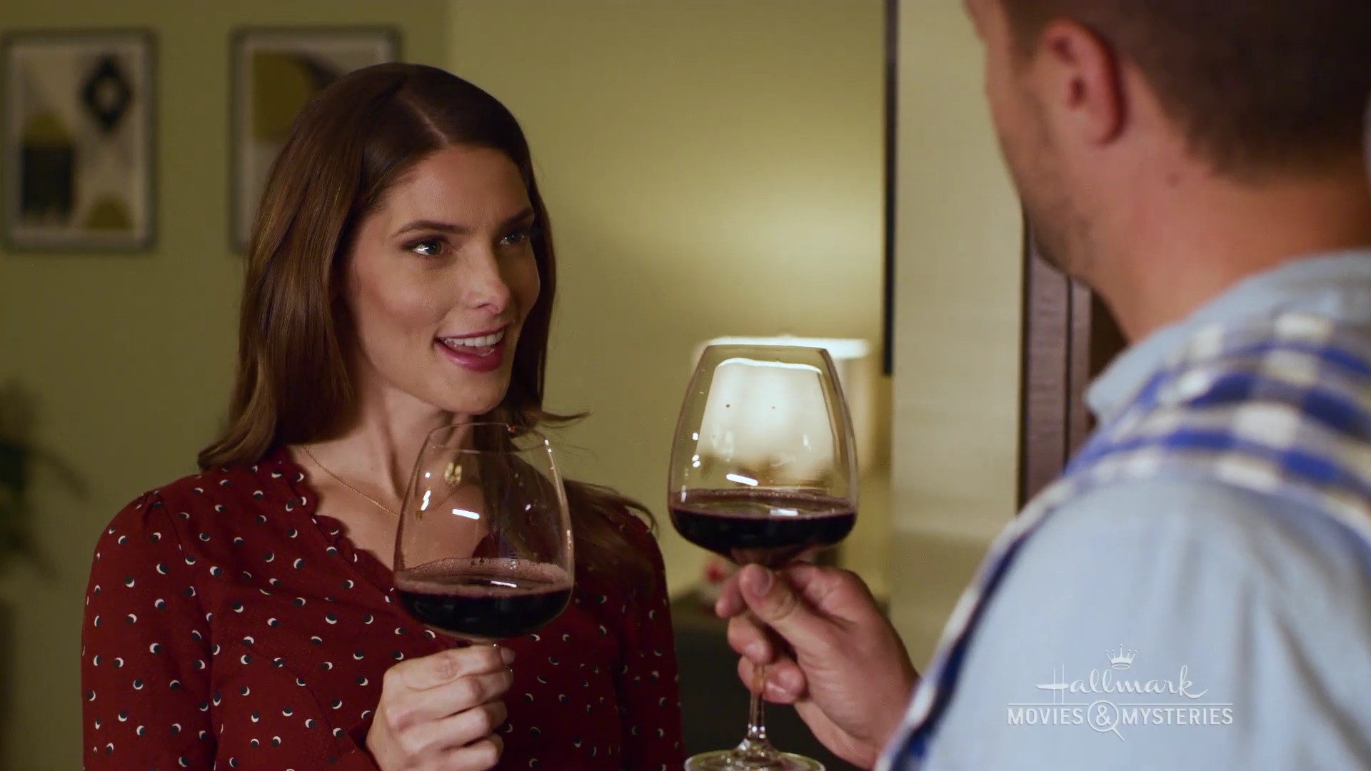 Ashley-Greene-dot-nl_OnLocation-ALittleChristmasCharm0118.jpg