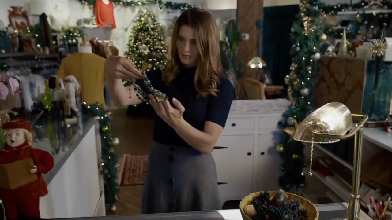 Ashley-Greene-dot-nl_ALittleChristmasCharm0035.jpg