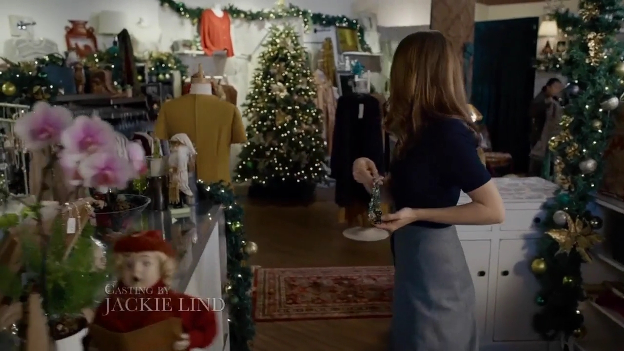 Ashley-Greene-dot-nl_ALittleChristmasCharm0037.jpg