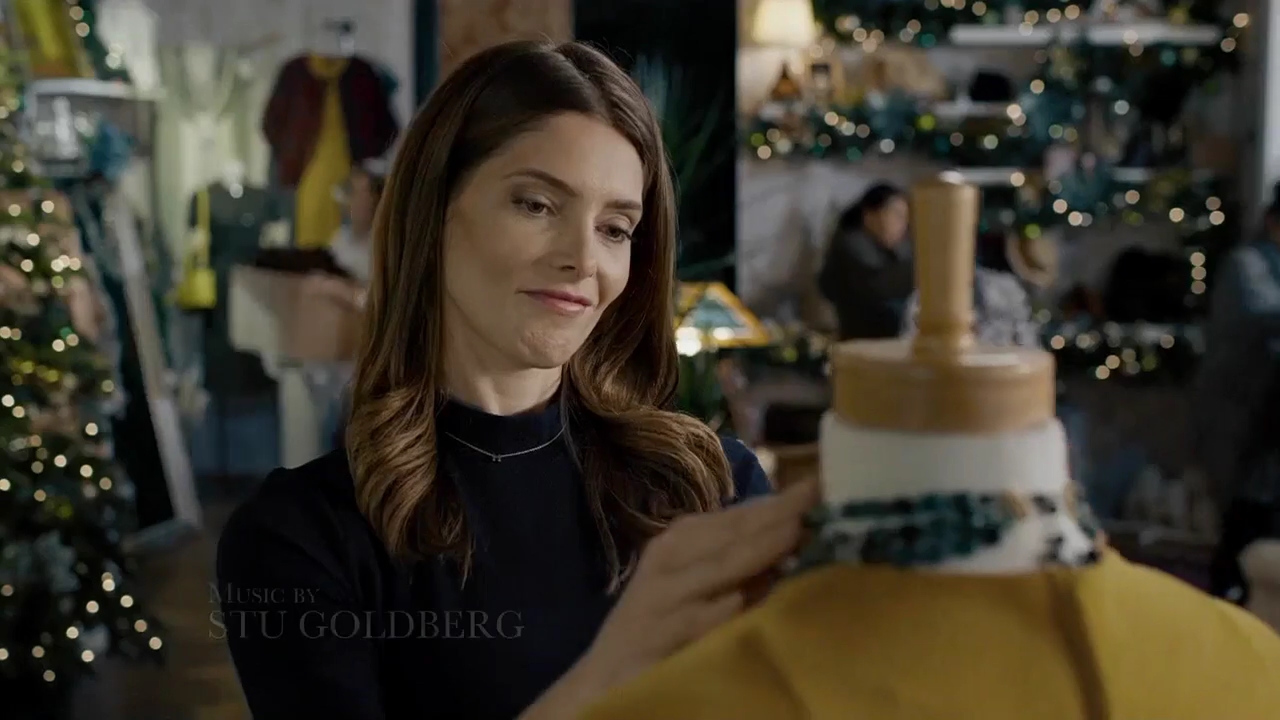 Ashley-Greene-dot-nl_ALittleChristmasCharm0042.jpg