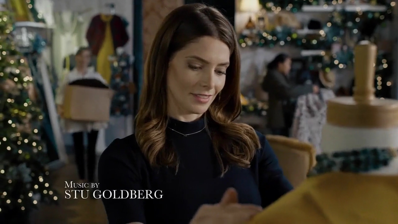 Ashley-Greene-dot-nl_ALittleChristmasCharm0043.jpg