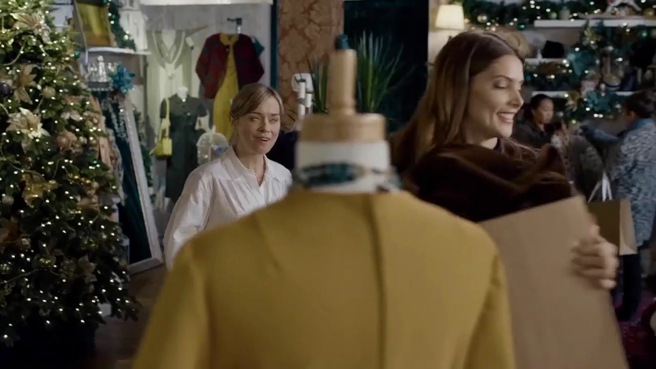 Ashley-Greene-dot-nl_ALittleChristmasCharm0047.jpg