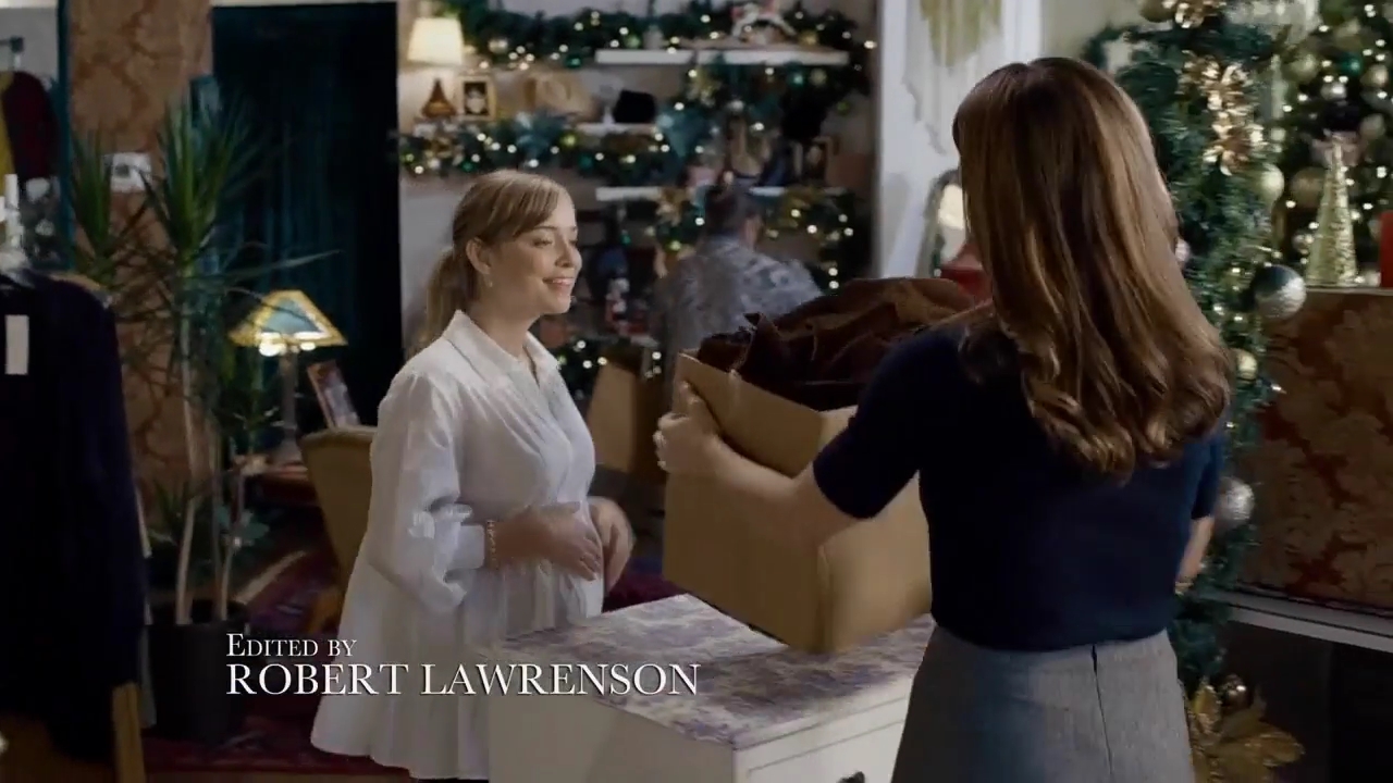 Ashley-Greene-dot-nl_ALittleChristmasCharm0049.jpg
