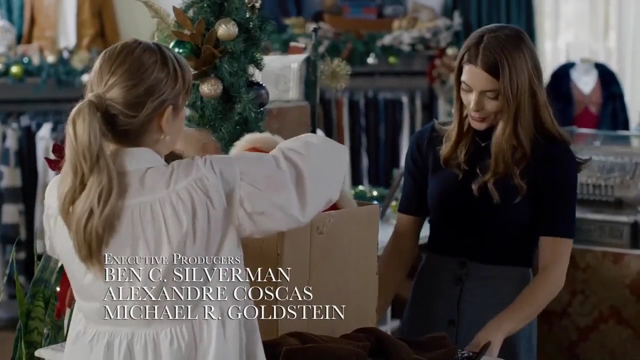 Ashley-Greene-dot-nl_ALittleChristmasCharm0079.jpg