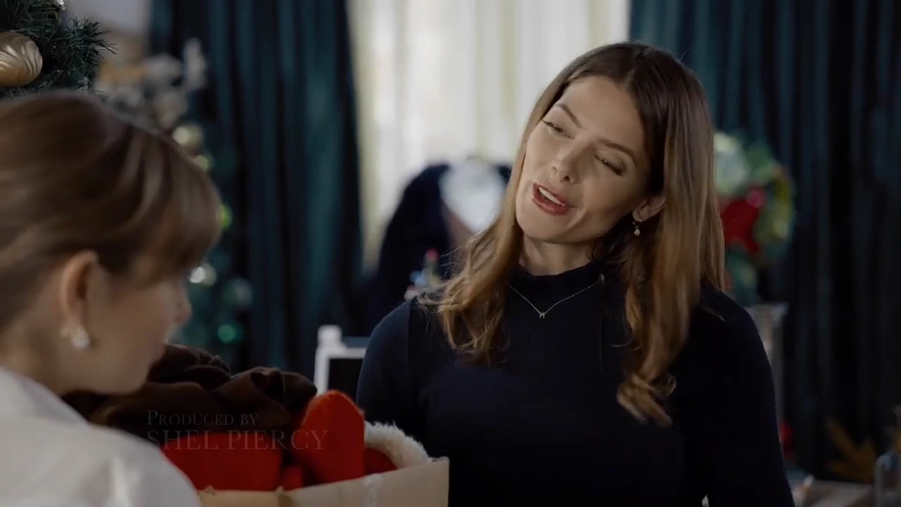 Ashley-Greene-dot-nl_ALittleChristmasCharm0088.jpg
