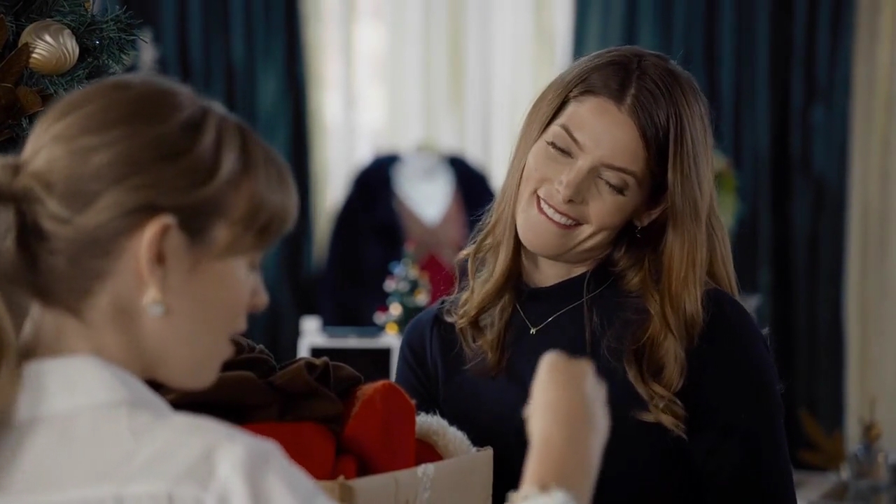 Ashley-Greene-dot-nl_ALittleChristmasCharm0098.jpg