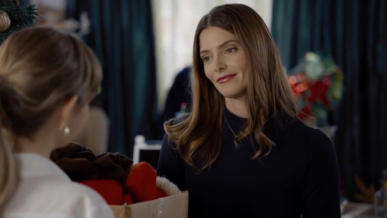 Ashley-Greene-dot-nl_ALittleChristmasCharm0115.jpg