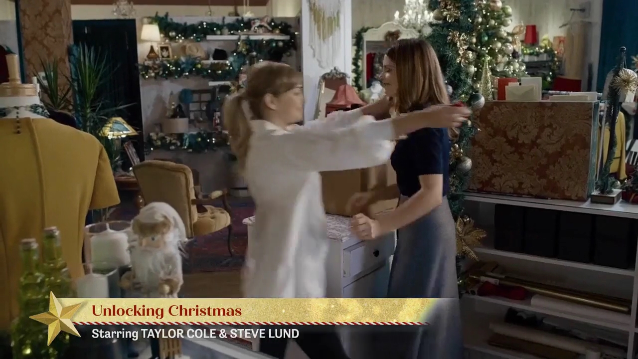 Ashley-Greene-dot-nl_ALittleChristmasCharm0119.jpg