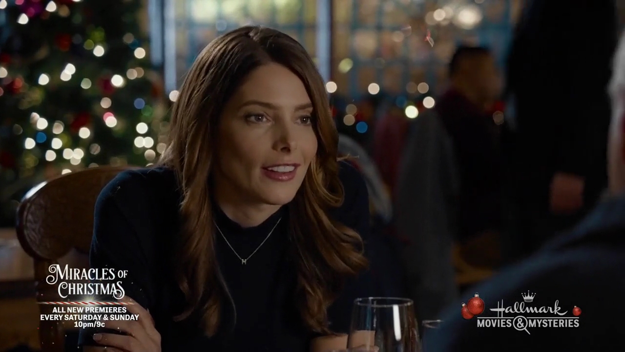 Ashley-Greene-dot-nl_ALittleChristmasCharm0152.jpg