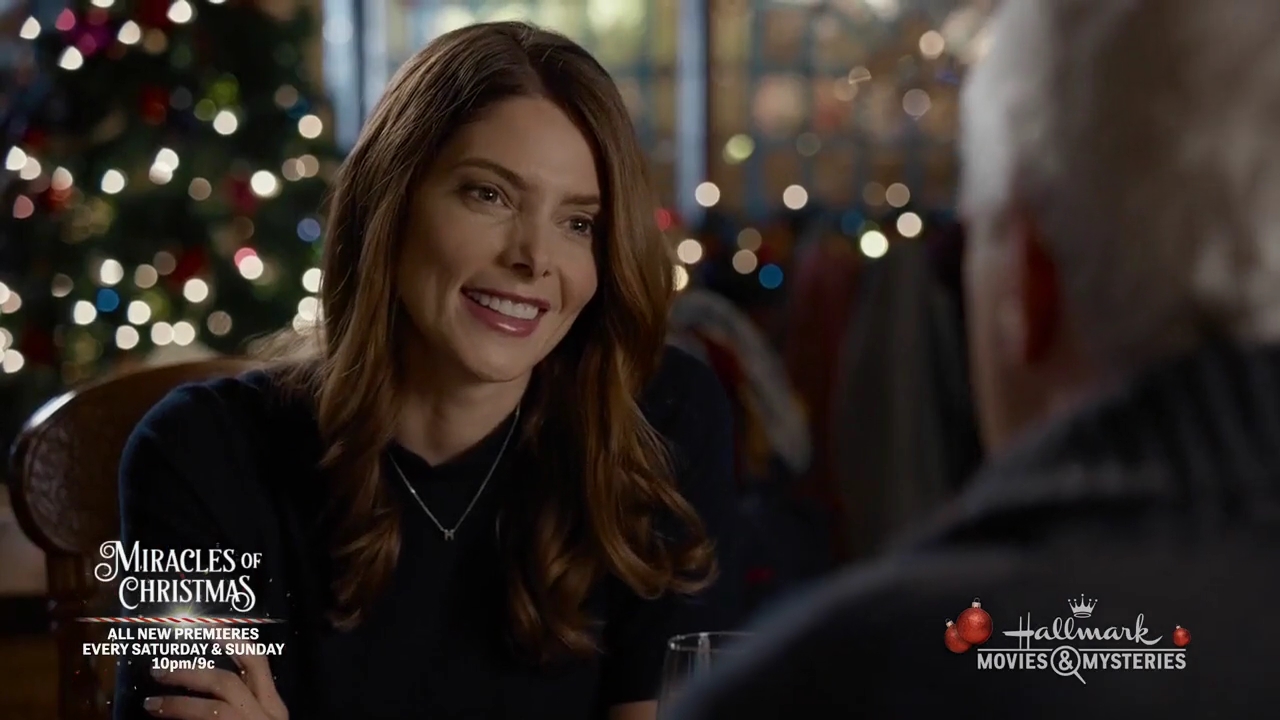 Ashley-Greene-dot-nl_ALittleChristmasCharm0161.jpg