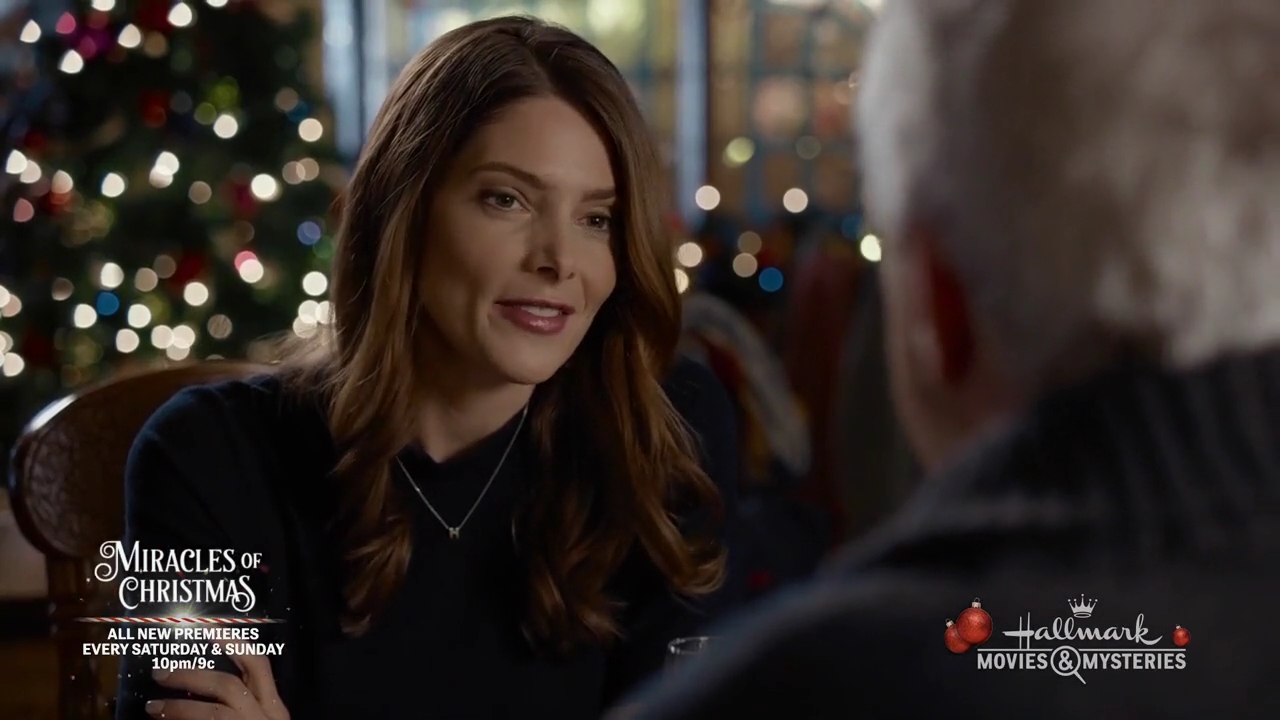 Ashley-Greene-dot-nl_ALittleChristmasCharm0163.jpg