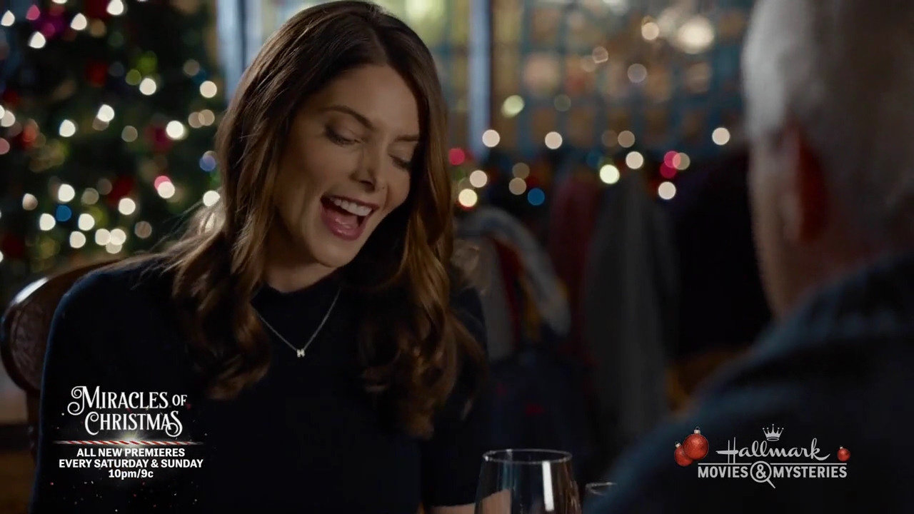 Ashley-Greene-dot-nl_ALittleChristmasCharm0166.jpg