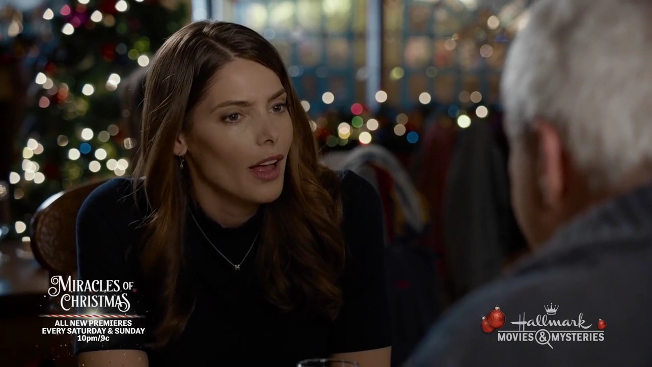 Ashley-Greene-dot-nl_ALittleChristmasCharm0352.jpg