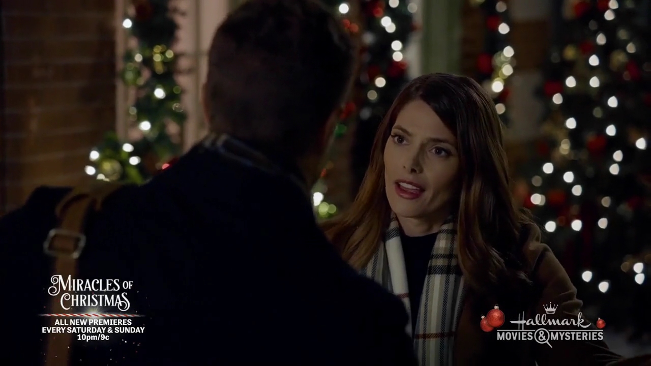 Ashley-Greene-dot-nl_ALittleChristmasCharm0450.jpg